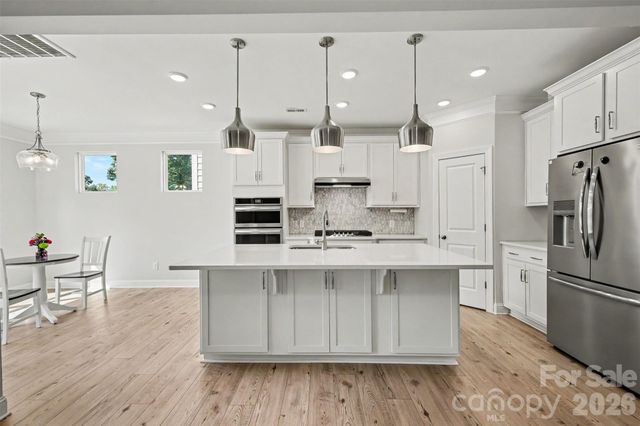 125 S Dunlavin Way, Mooresville, NC 28115