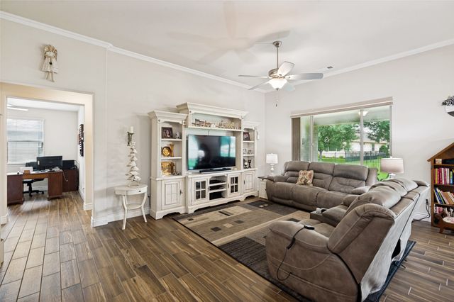 9904 Orangewood Trail, Denton, TX 76207
