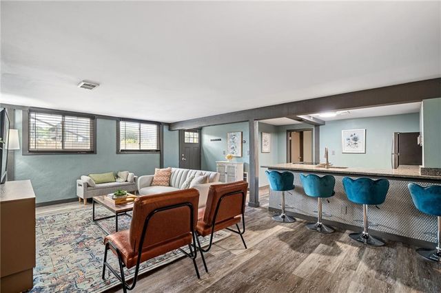 435 W 104th Street E, Kansas City, MO 64114