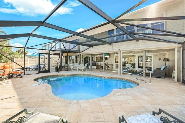 18323 Cutlass DR, Fort Myers Beach, FL 33931