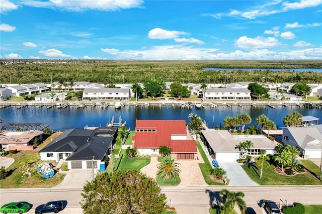 18323 Cutlass DR, Fort Myers Beach, FL 33931