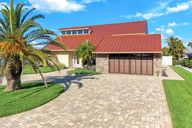 18323 Cutlass DR, Fort Myers Beach, FL 33931