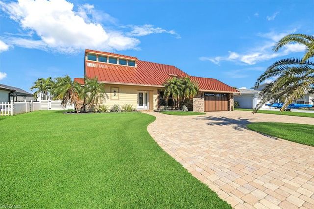 18323 Cutlass DR, Fort Myers Beach, FL 33931