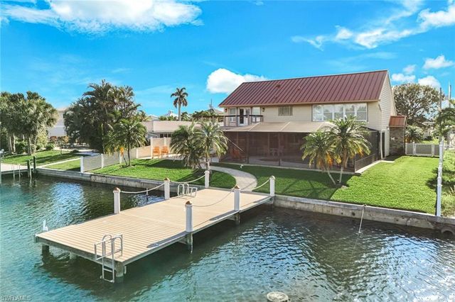 18323 Cutlass DR, Fort Myers Beach, FL 33931