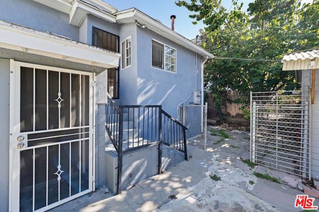 1121 S Serrano Avenue, Los Angeles, CA 90006
