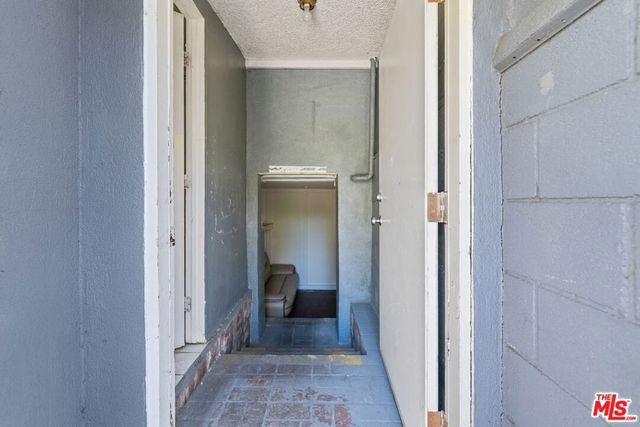 1121 S Serrano Avenue, Los Angeles, CA 90006