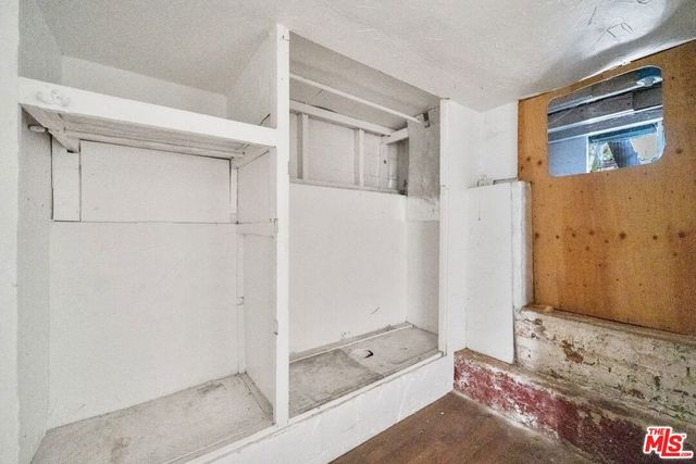 1121 S Serrano Avenue, Los Angeles, CA 90006