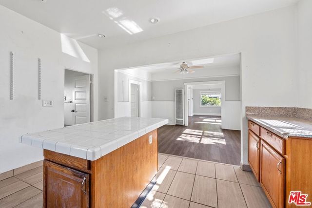 1121 S Serrano Avenue, Los Angeles, CA 90006