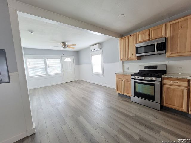 2227 Olmos, San Antonio, TX 78201