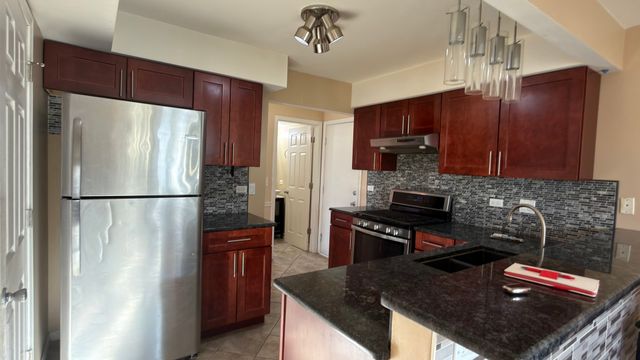 8114 160th Street, Tinley Park, IL 60477