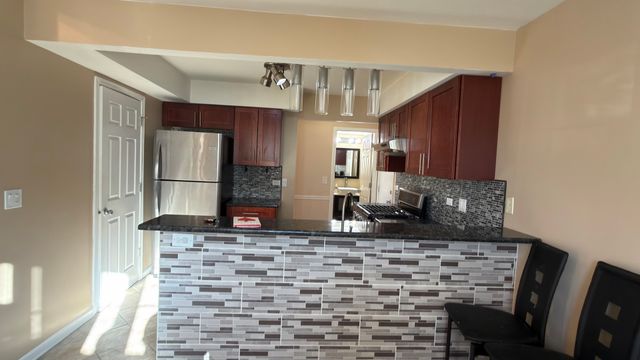 8114 160th Street, Tinley Park, IL 60477