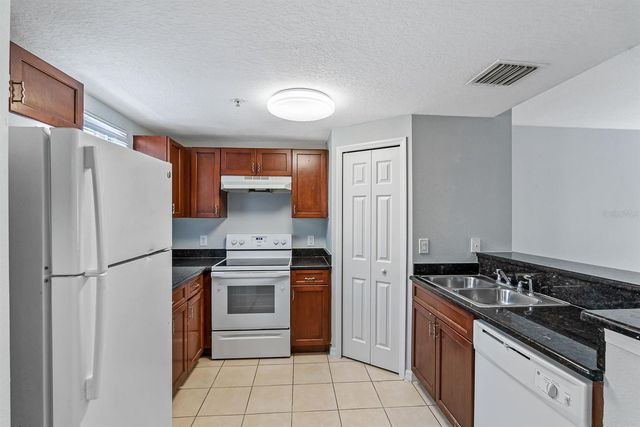 5721 LAS VENTANAS DRIVE, Tampa, FL 33617