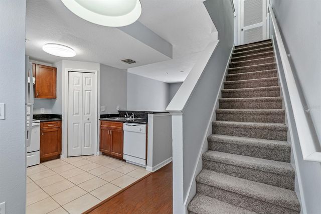 5721 LAS VENTANAS DRIVE, Tampa, FL 33617