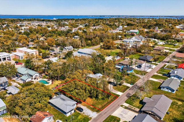 St John Street, Bay Saint Louis, MS 39520