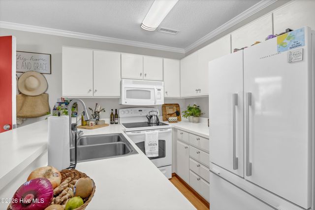 300 The Cape Boulevard Apt 101b, Wilmington, NC 28412