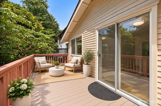 24833 13th Avenue S, Des Moines, WA 98198