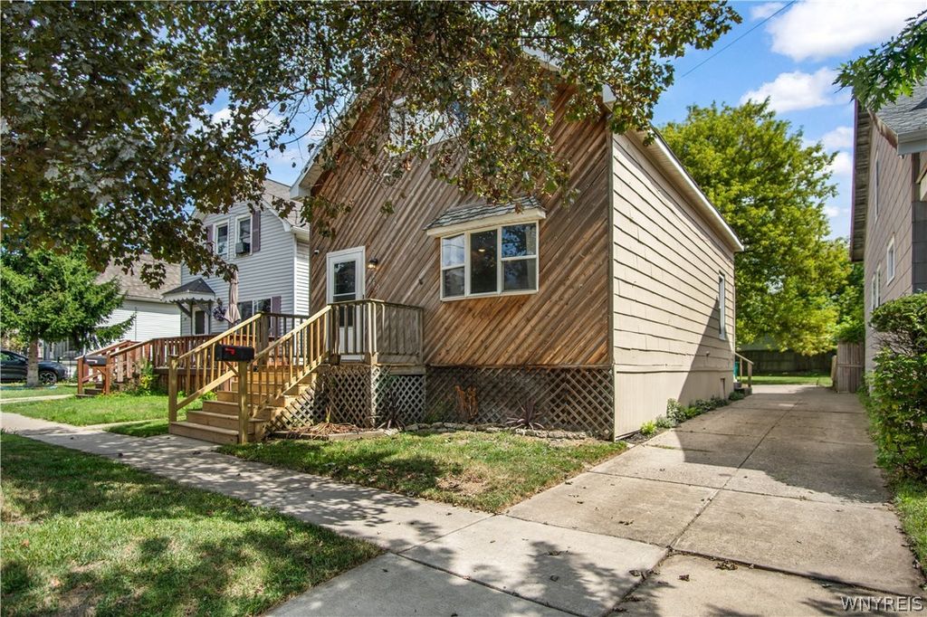 445 North Ogden Street, Buffalo, NY 14212