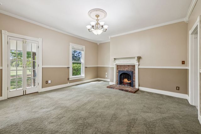 2075 Ussery Ln, Clarksville, TN 37040