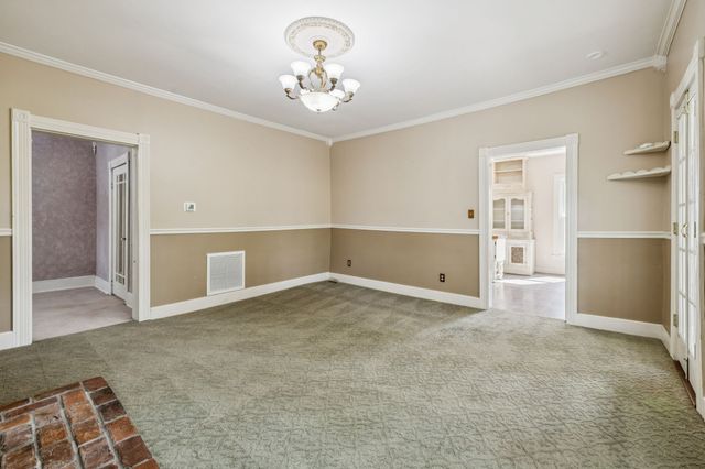 2075 Ussery Ln, Clarksville, TN 37040