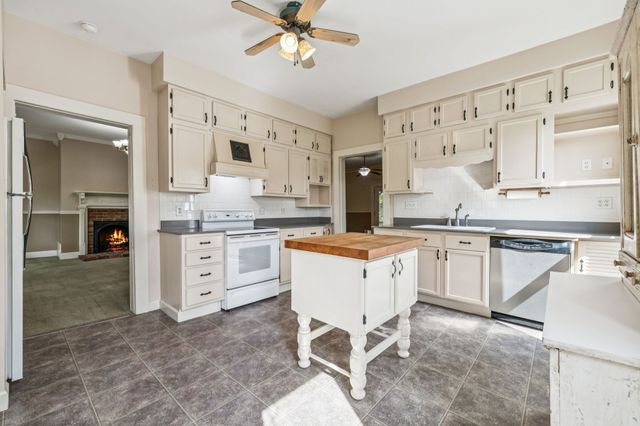2075 Ussery Ln, Clarksville, TN 37040