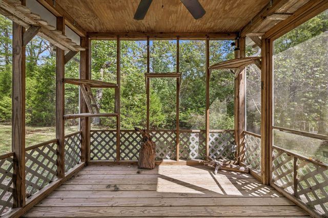 2075 Ussery Ln, Clarksville, TN 37040