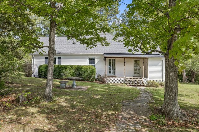 2075 Ussery Ln, Clarksville, TN 37040