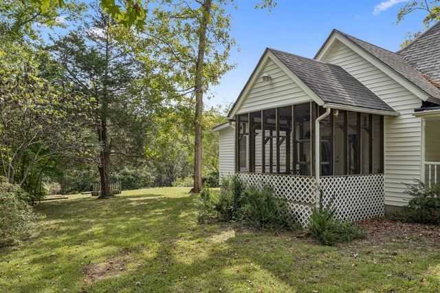 2075 Ussery Ln, Clarksville, TN 37040