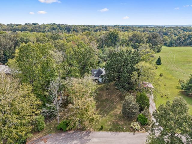 2075 Ussery Ln, Clarksville, TN 37040