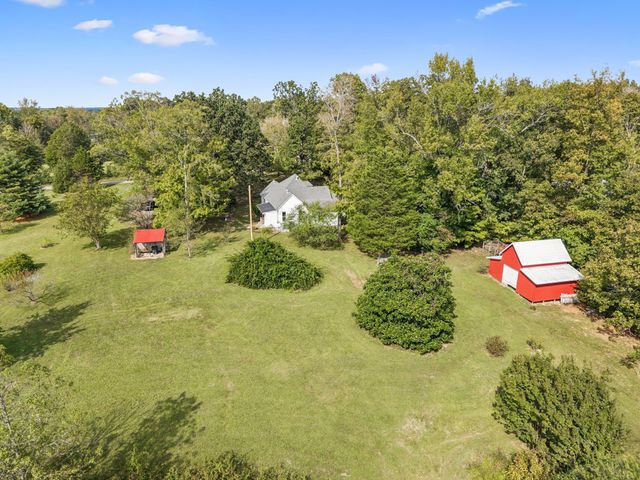 2075 Ussery Ln, Clarksville, TN 37040