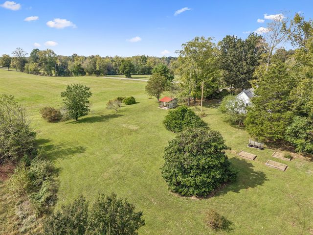 2075 Ussery Ln, Clarksville, TN 37040