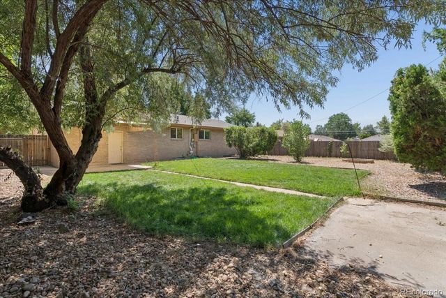 1477 S Brentwood Street, Lakewood, CO 80232
