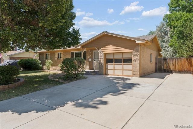 1477 S Brentwood Street, Lakewood, CO 80232
