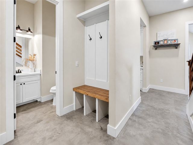 1056 Glenoak Dr, Corpus Christi, TX 78418