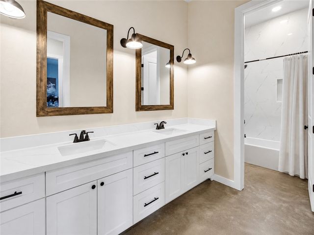 1056 Glenoak Dr, Corpus Christi, TX 78418