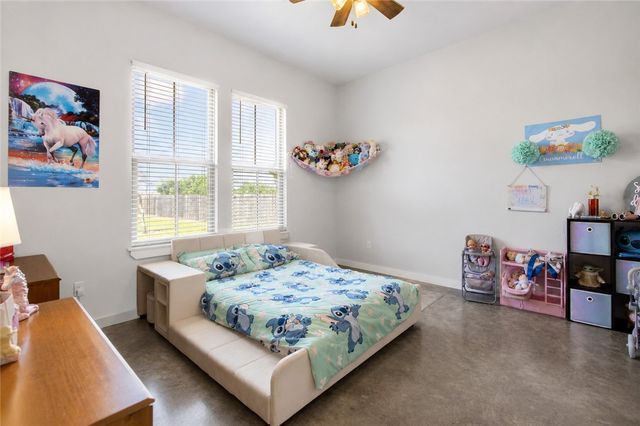 1056 Glenoak Dr, Corpus Christi, TX 78418