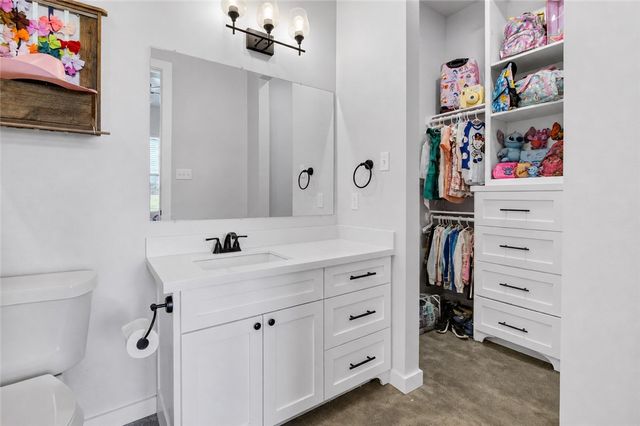 1056 Glenoak Dr, Corpus Christi, TX 78418