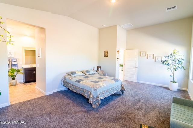 8874 W Red Spike Ice Drive, Marana, AZ 85653