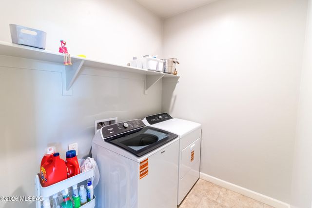 8874 W Red Spike Ice Drive, Marana, AZ 85653