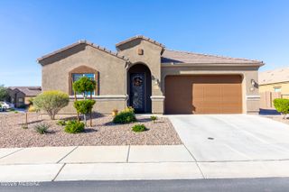 8874 W Red Spike Ice Drive, Marana, AZ 85653