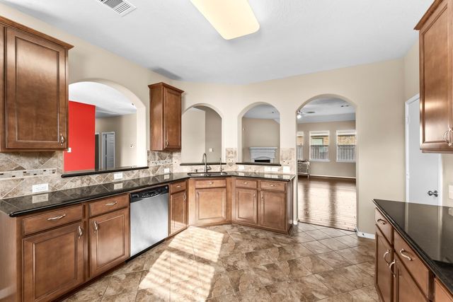 9603 Indian Trail, Mont Belvieu, TX 77523