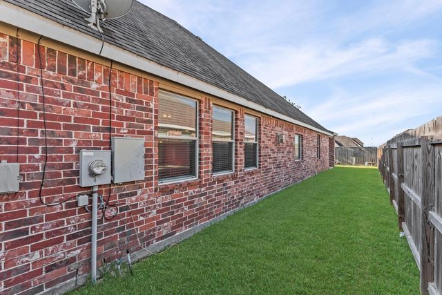 9603 Indian Trail, Mont Belvieu, TX 77523