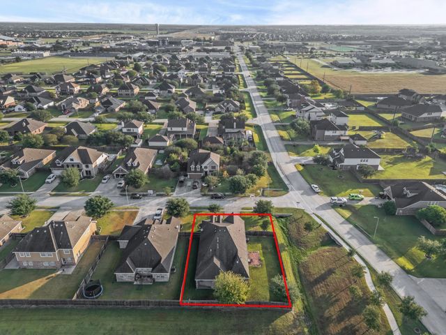 9603 Indian Trail, Mont Belvieu, TX 77523