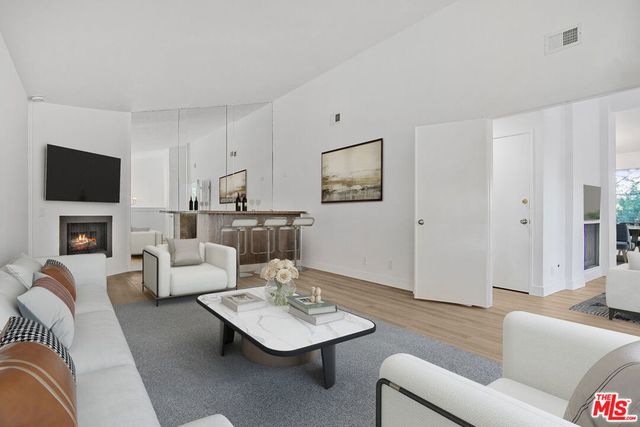 8 Aspen Way, Rolling Hills Estates, CA 90274