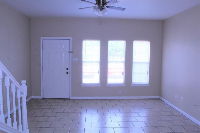 1616 Avenue N 6, Huntsville, TX 77340