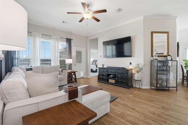 9218 Regan Way, Mont Belvieu, TX 77523