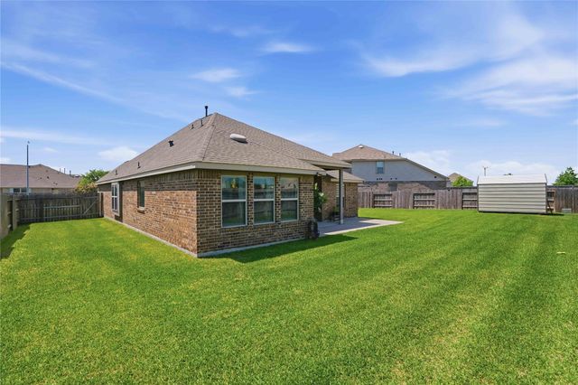 9218 Regan Way, Mont Belvieu, TX 77523