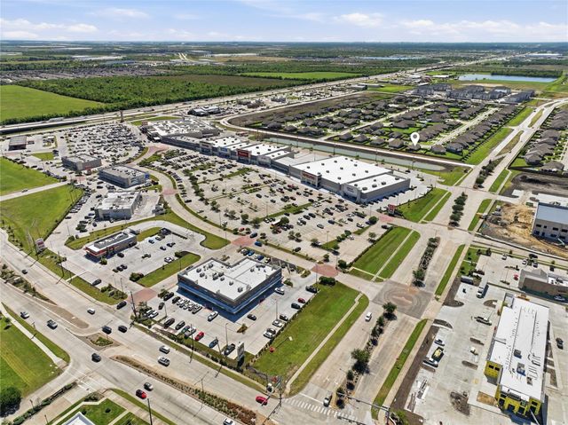 9218 Regan Way, Mont Belvieu, TX 77523