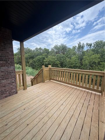 303 W Hondo Street, Siloam Springs, AR 72761