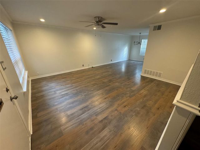 4945 N Hall Street F-4945, Dallas, TX 75235
