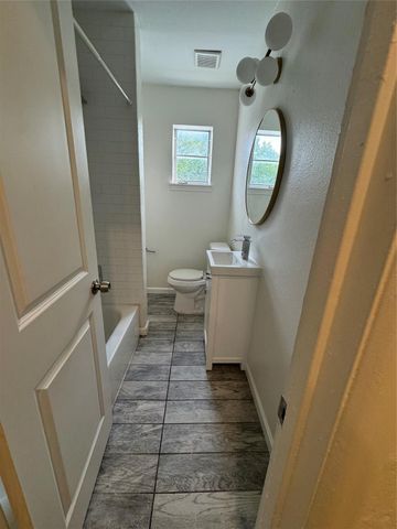 4945 N Hall Street F-4945, Dallas, TX 75235